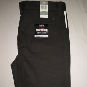 Dockers Signature Khaki slim fit flat front size 34x29